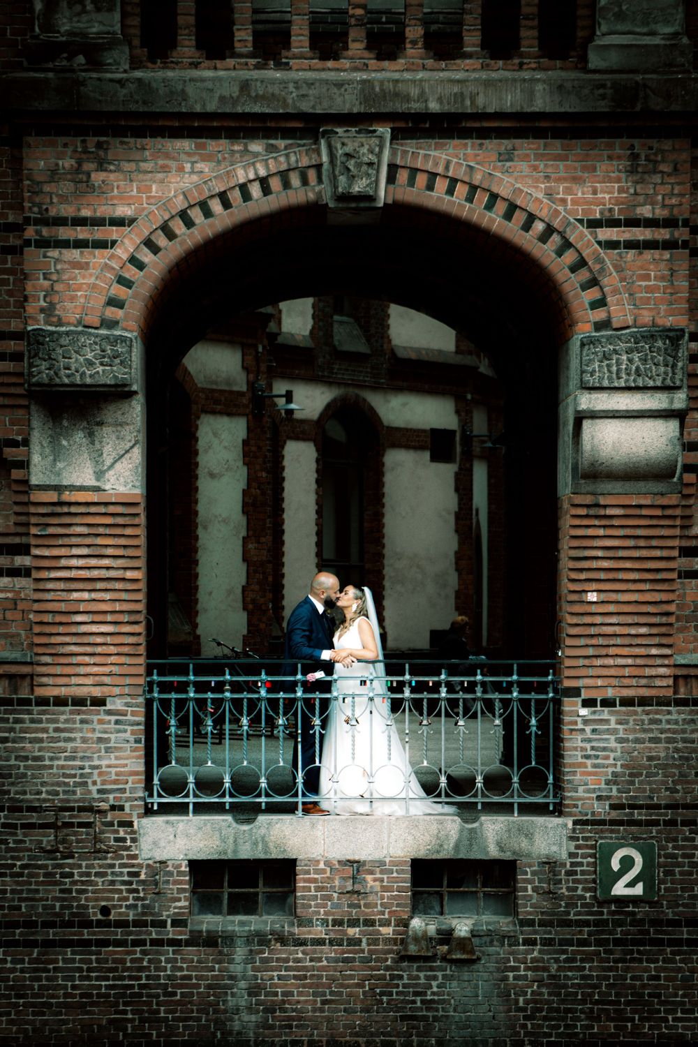 Hochzeitstanz, Brautpaar, Hochzeit, bride, groom, fist dance, first look, love, wedding, elegant , speicherstadt hamburg,
