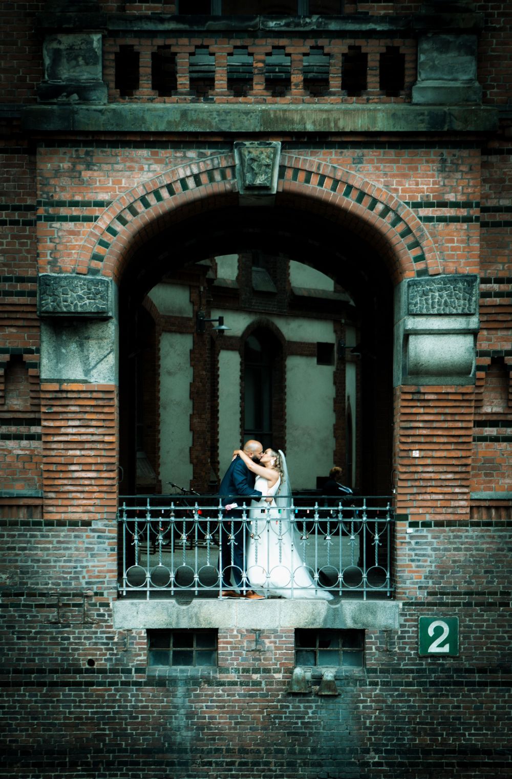 Hochzeitstanz, Brautpaar, Hochzeit, bride, groom, fist dance, first look, love, wedding, elegant , speicherstadt hamburg,