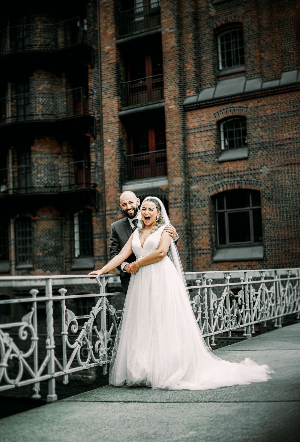 Hochzeitstanz, Brautpaar, Hochzeit, bride, groom, fist dance, first look, love, wedding, elegant , speicherstadt hamburg,
