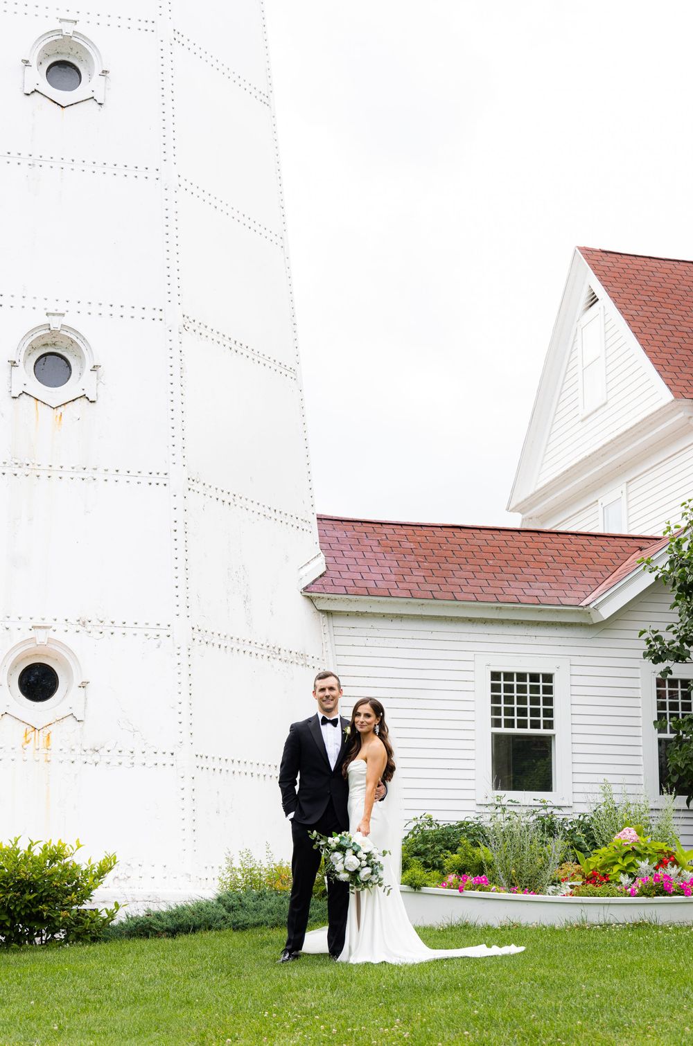 Wisconsin wedding + engagement photographer. Meg Huenink Photography. wedding photographer near me, wisconsin wedding photographer meg