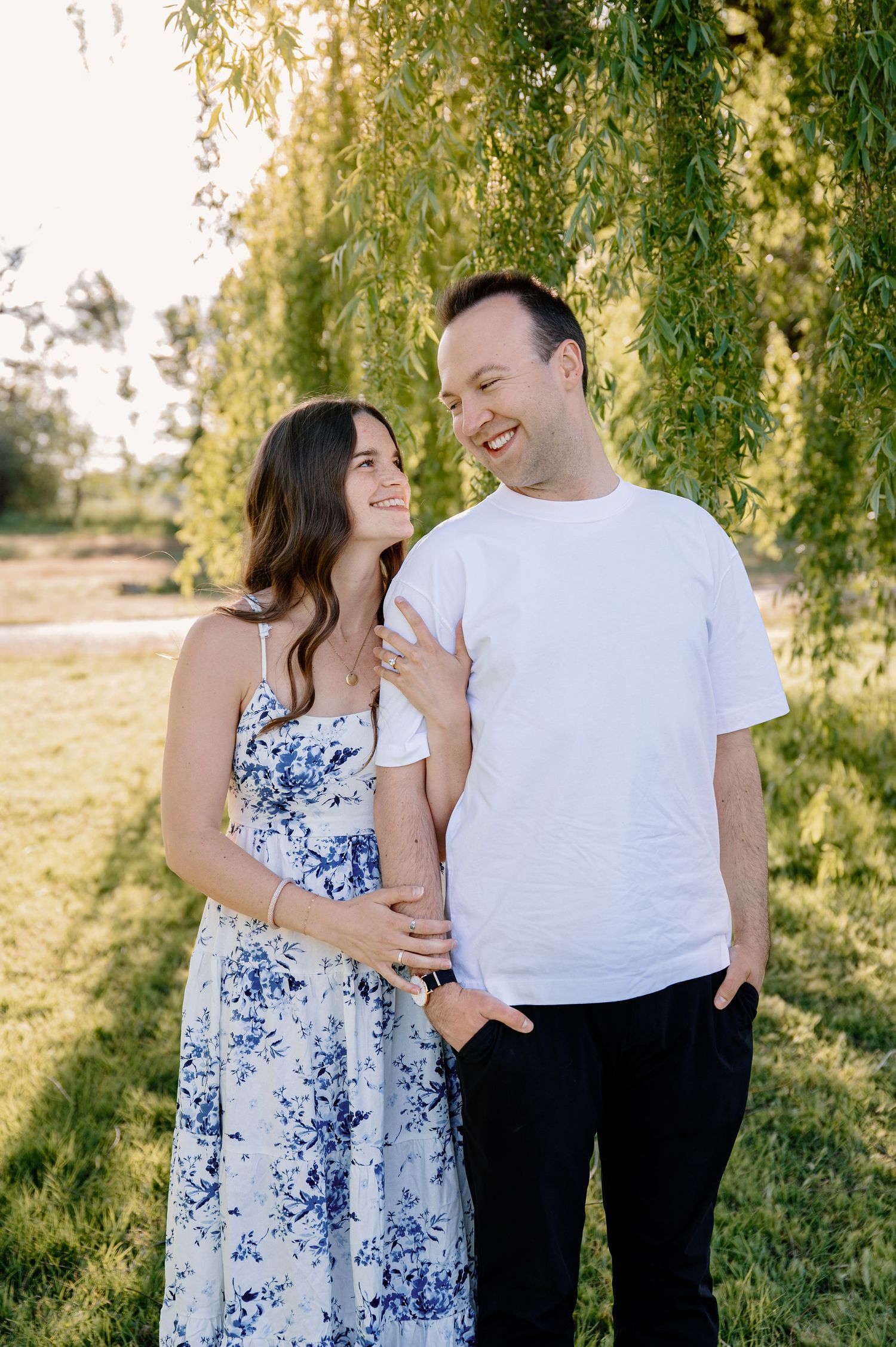 Tri-Cities engagement photos at sunset