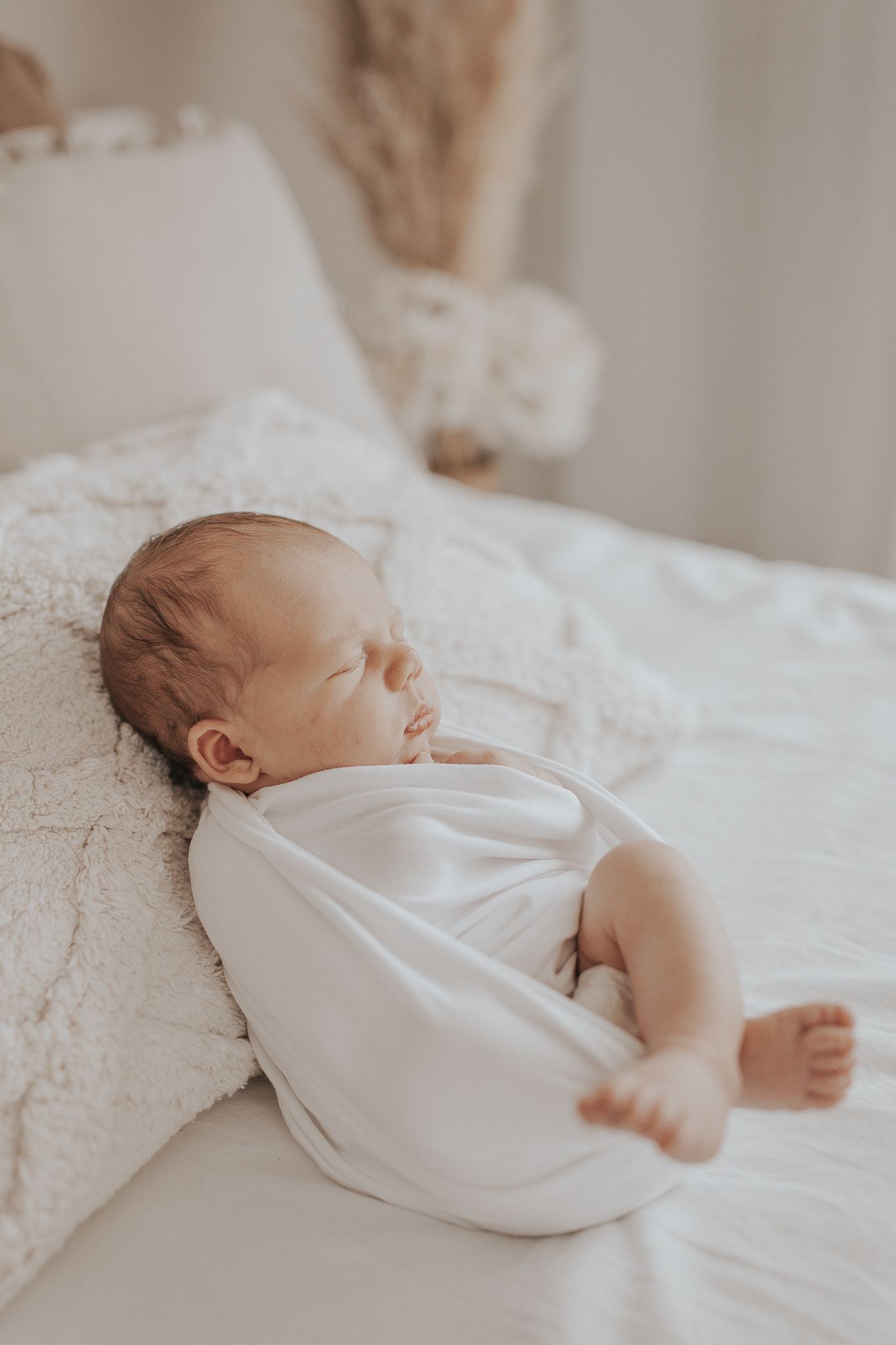 Vastasyntyneen kuvaus / newborn kuvaus toteutetaan vauvan ollessa alle 14vrk ikäinen. Vastasyntyneet kuvaan studiollani Porvoossa.