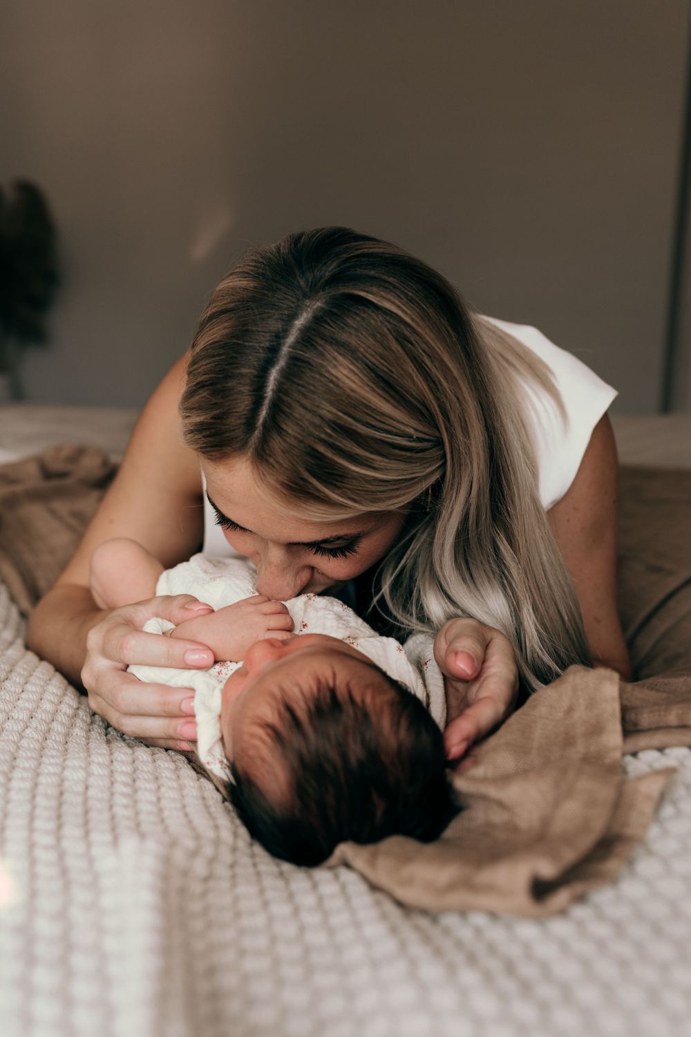 newbornshoot - newborn shoot - newbornfotograaf - newborn - fotograaf westland - newborn fotograaf westland - poeldijk - lifestyle fotograaf