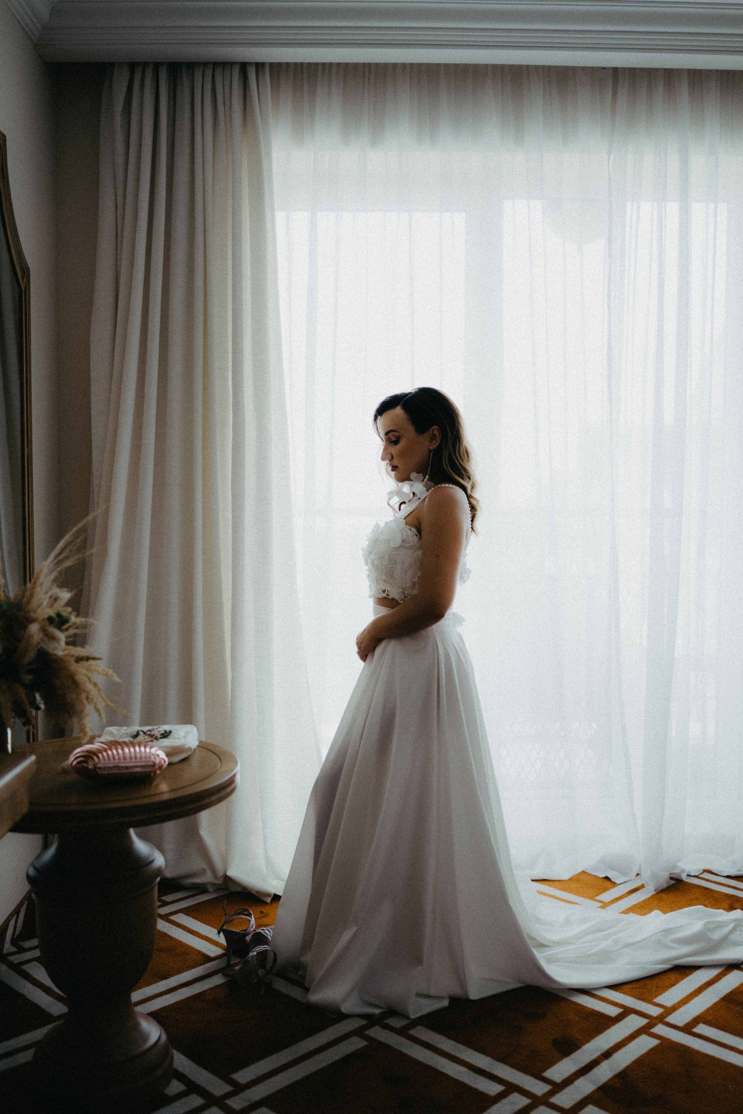 Сватбена рокля Adriana Rica Haute Couture, Хубави моменти от приготвянето на булката. Сватбена фотография Варна.