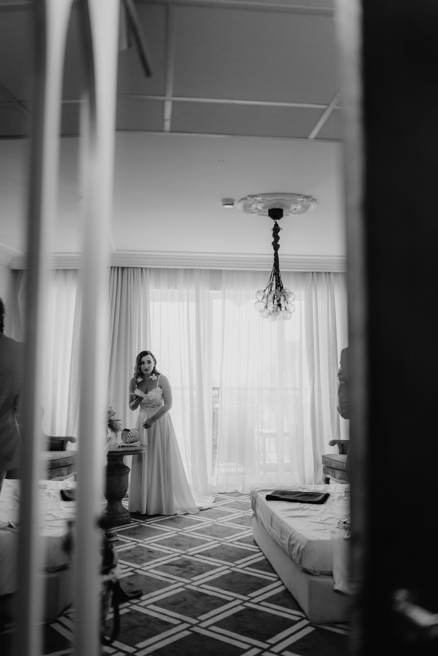 Сватбена рокля Adriana Rica Haute Couture, Хубави моменти от приготвянето на булката. Сватбена фотография Варна.