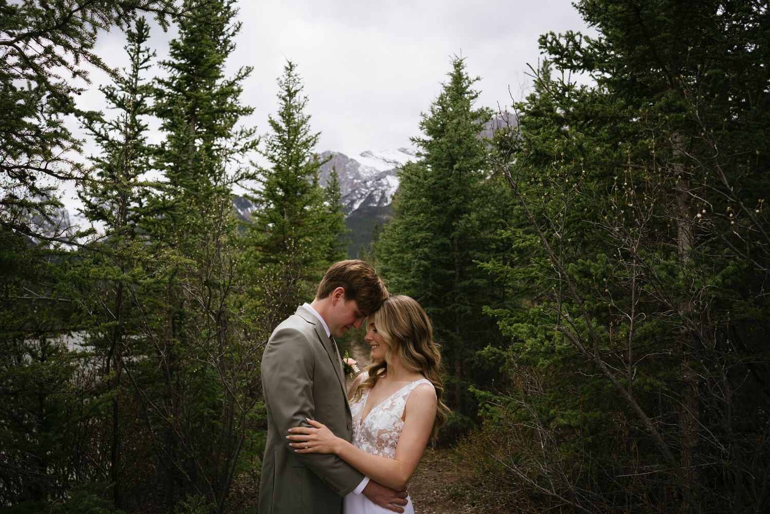 Canmore Elopement Wedding Photographer
Canmore Wedding Photographer