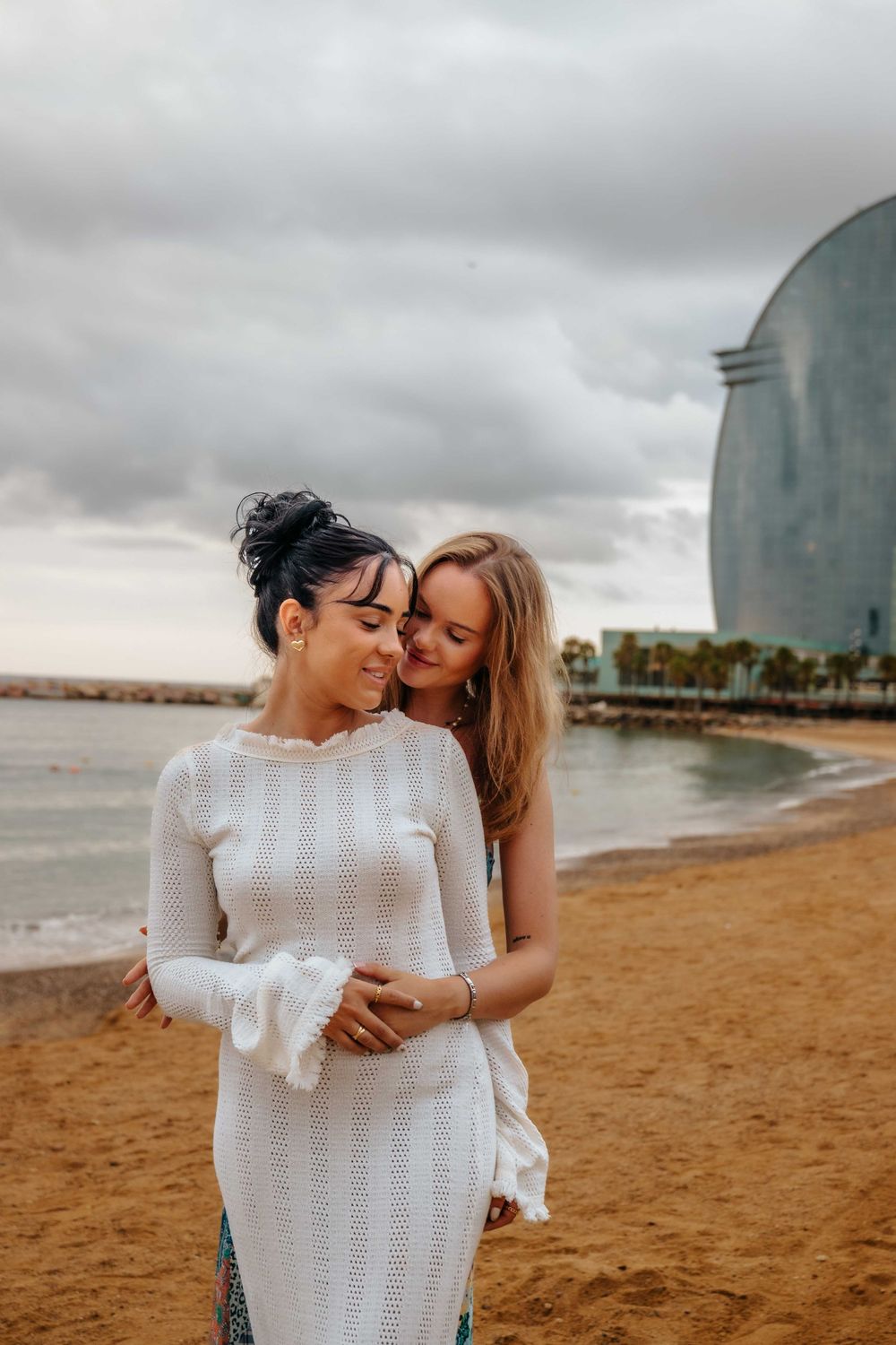 Emotional couple photos Barceloneta