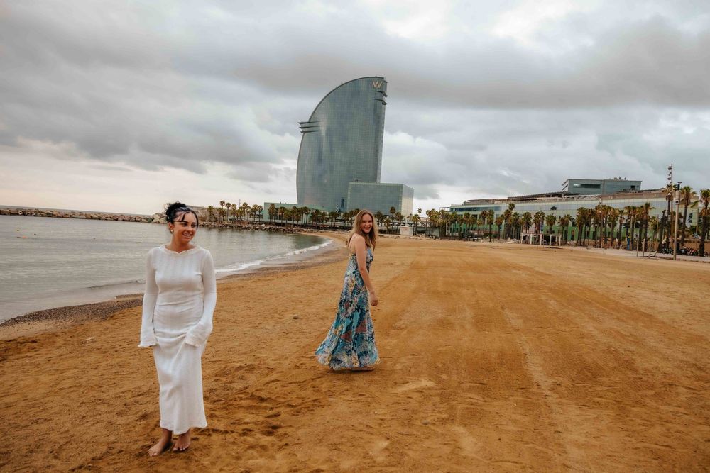 Barcelona seaside couple photography