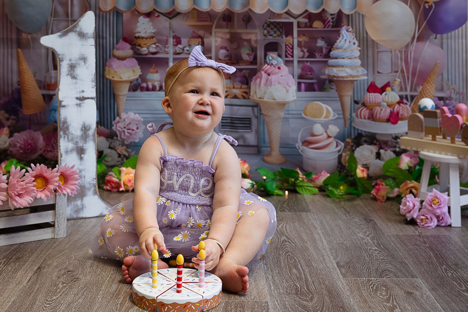 Ice-Cream Palour cake smash set for a professional cake smash photo shoot