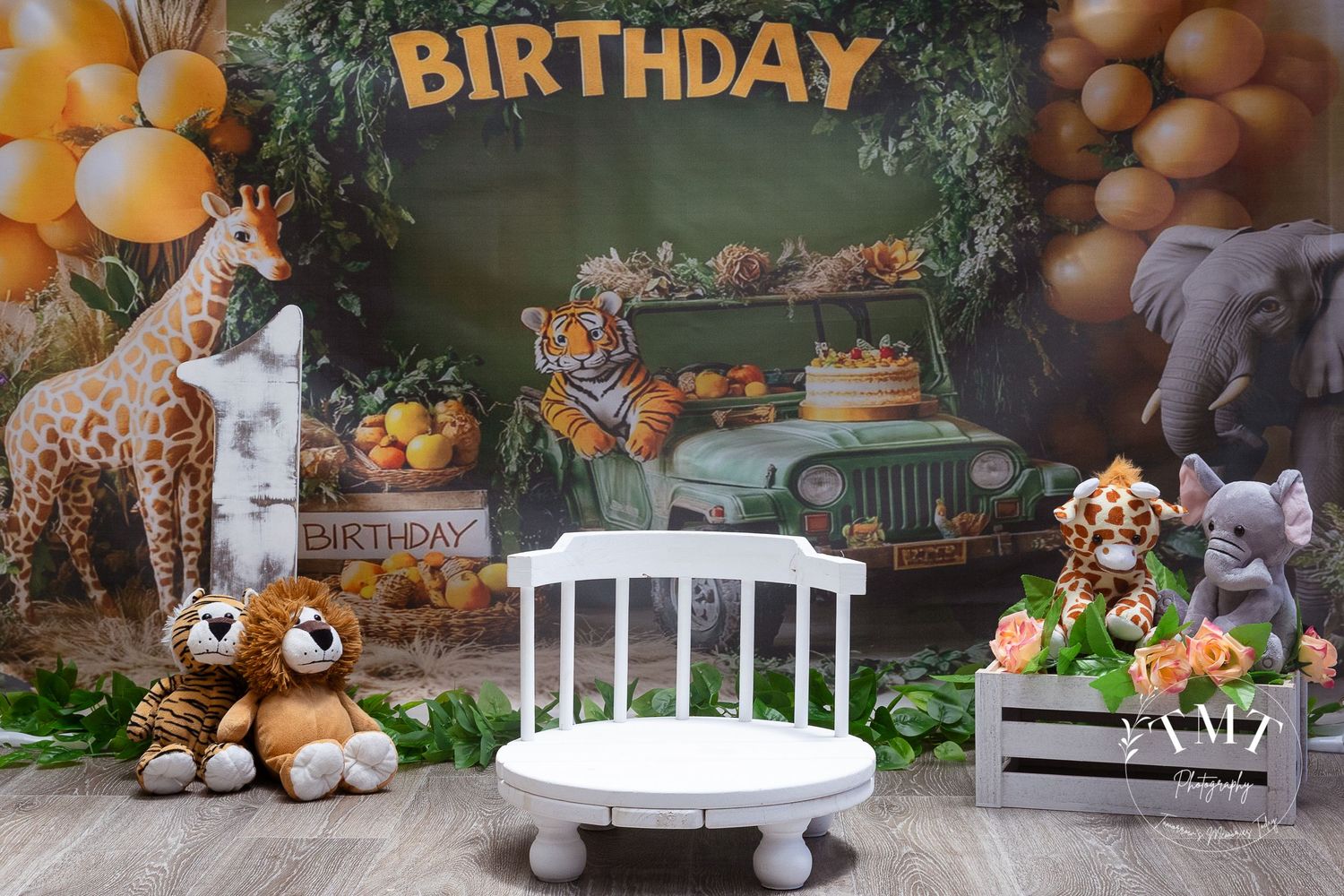 Jungle cake smash set for a professional cake smash photo shoot