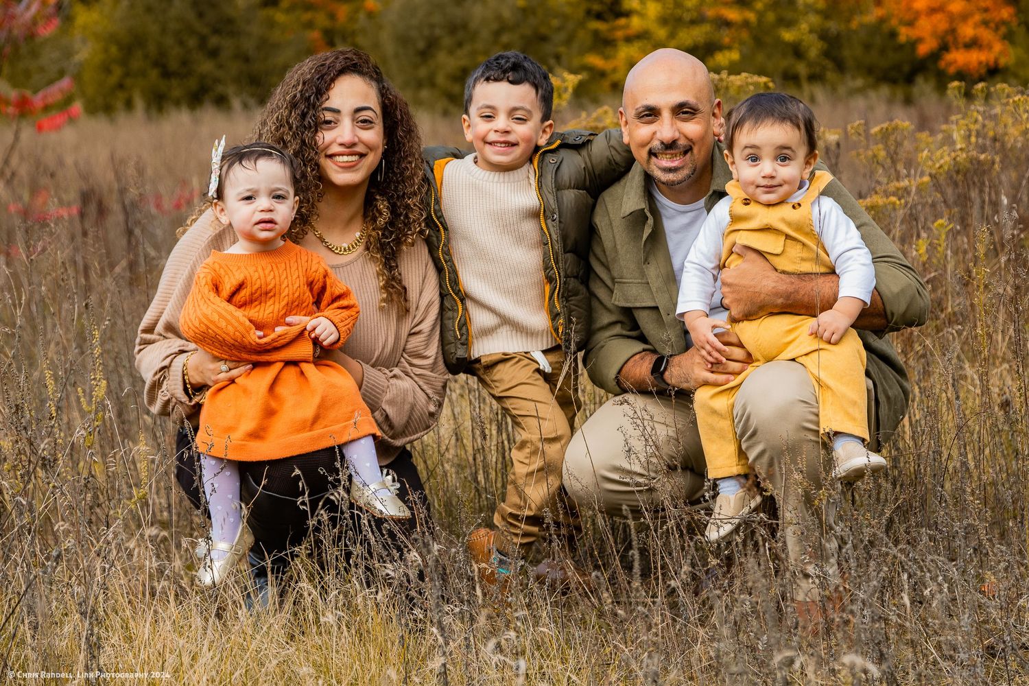 Gorgeous Fall Family Photo photographed by Chris Randell, Linx Photography of Barrie Ontario