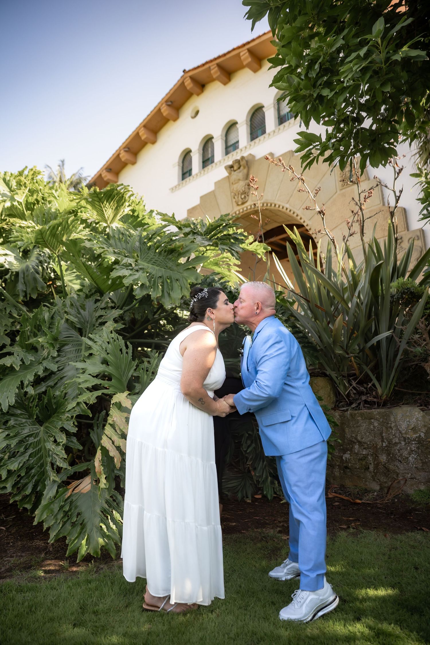 Elopement photographer santa barbara courthouse