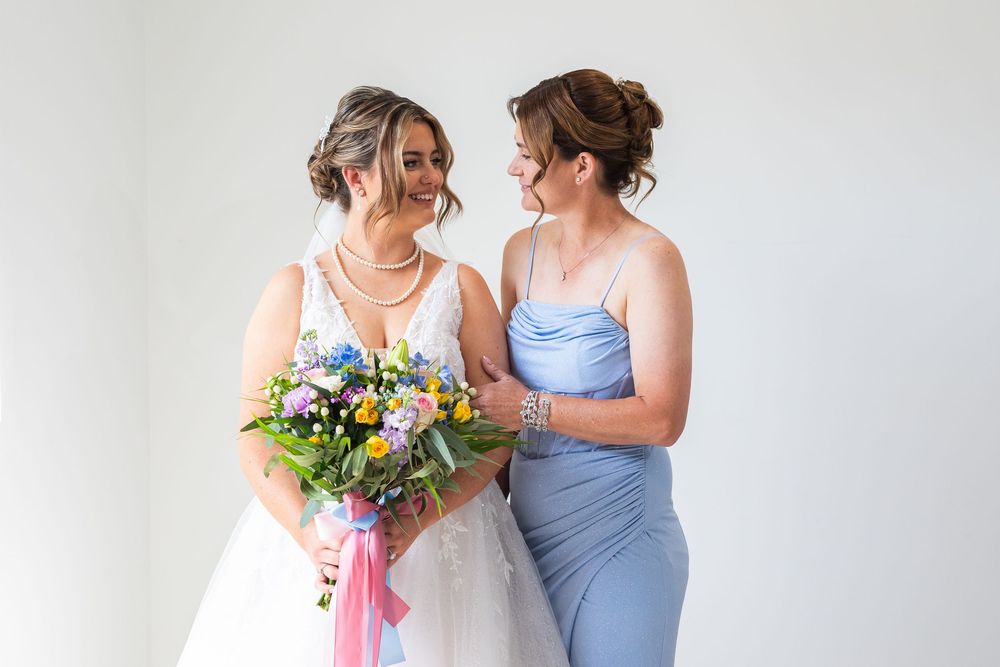 bride with mum