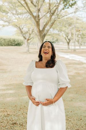 Maternity photoshoot in Punta Cana capturing the beauty of pregnancy
Sesión de embarazo en Punta Cana capturando la belleza