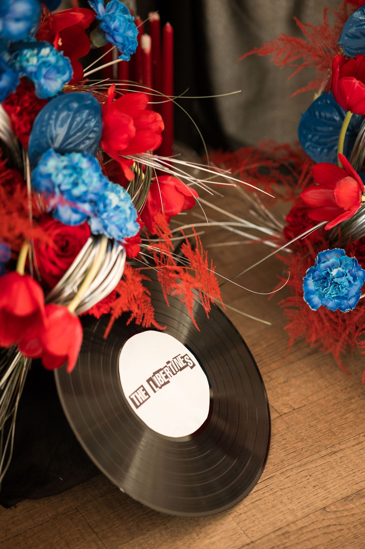 Détails vintage et culture musicale pour mariage original en Alsace