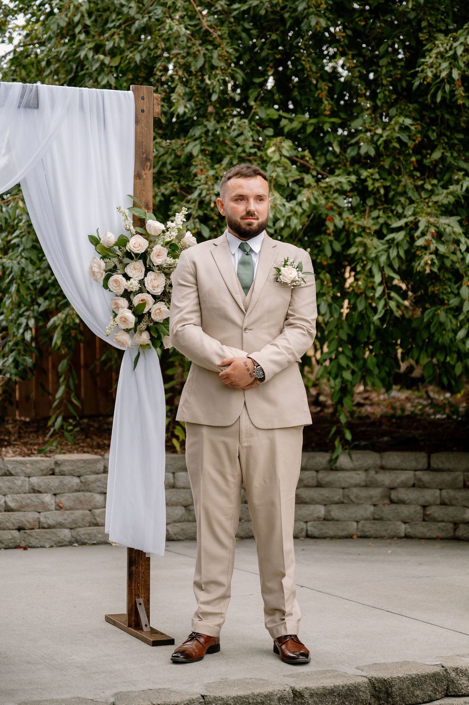 A Shadow Lake Ranch wedding ceremony in Prosser, Washington