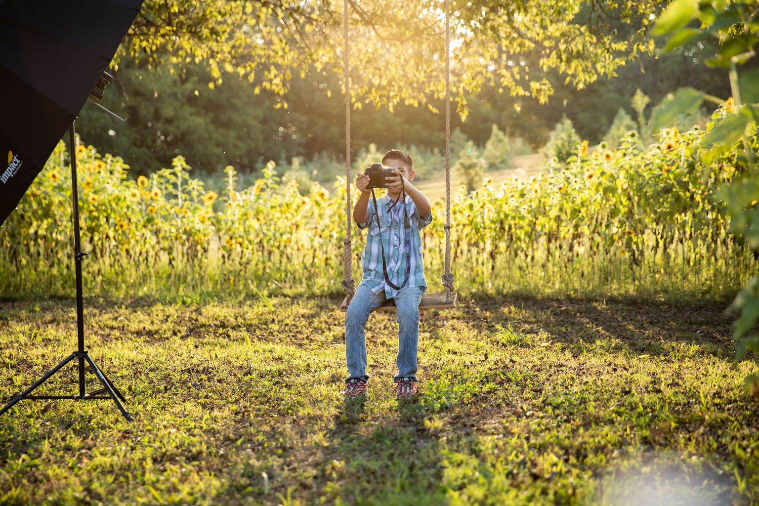 Cash takes a selfie photographed by Middle Tennessee photographer, Christina Rush