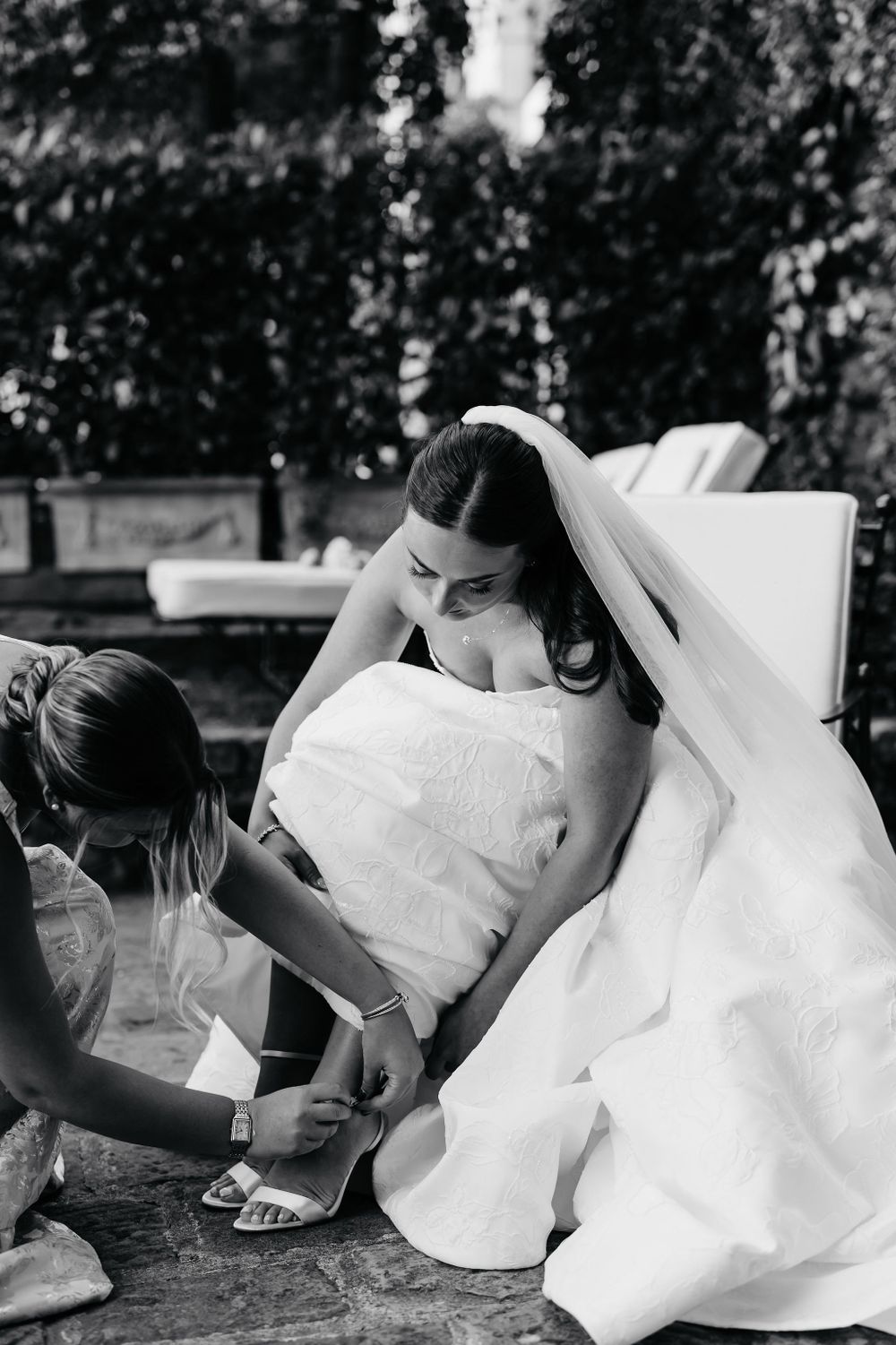 Romantic sunset portraits of the newlyweds in the Tuscan hills near Fiesole.