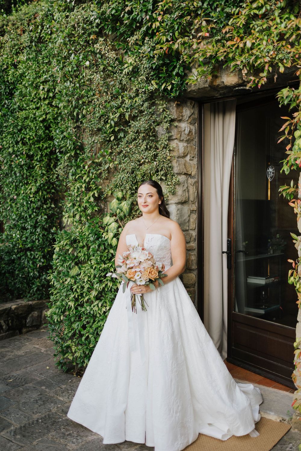 Romantic sunset portraits of the newlyweds in the Tuscan hills near Fiesole.