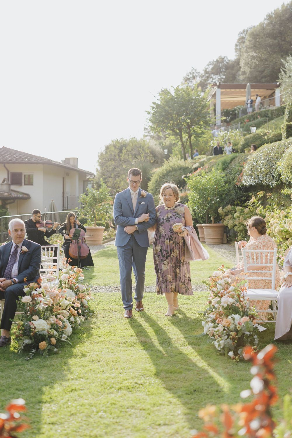 Romantic sunset portraits of the newlyweds in the Tuscan hills near Fiesole.