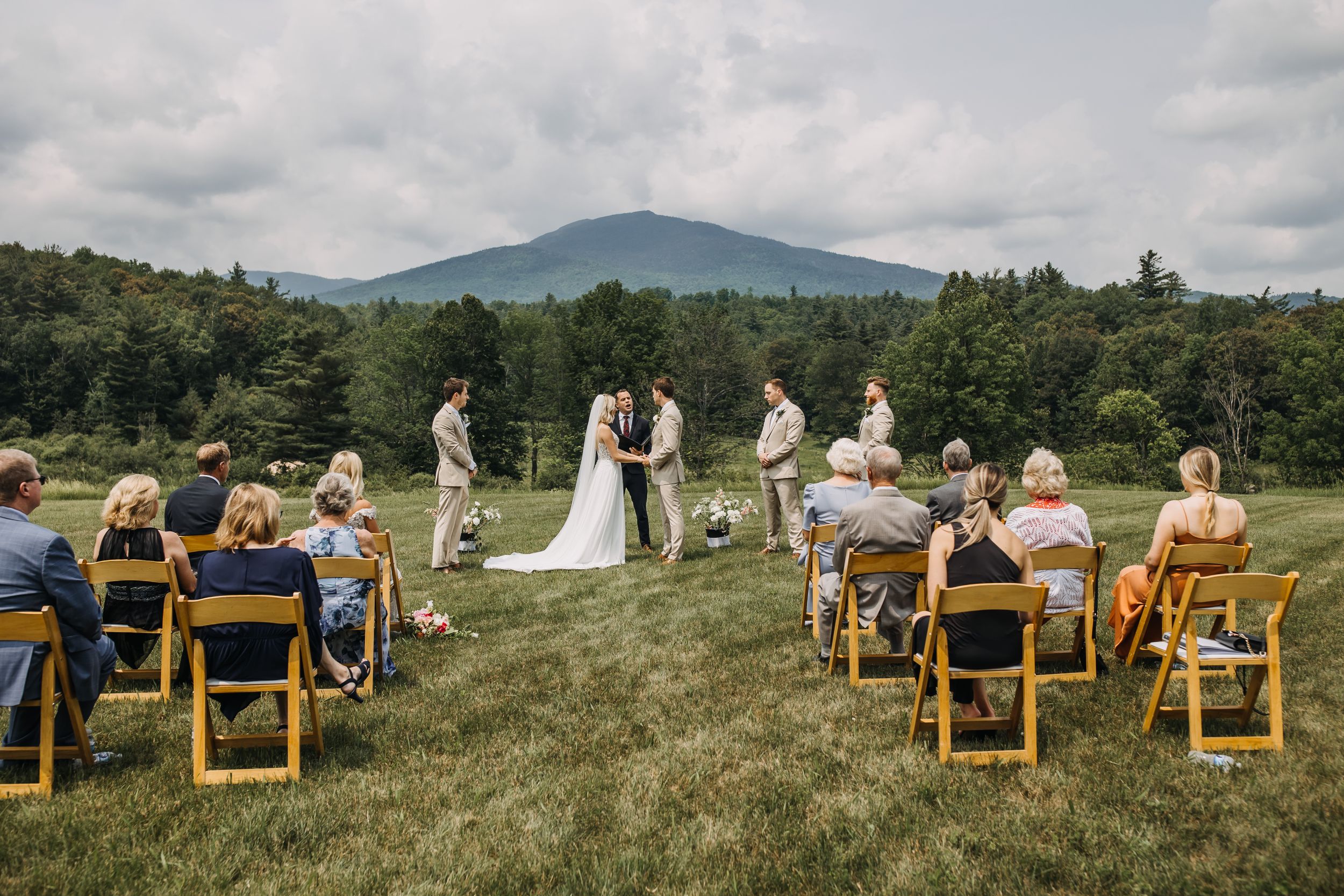 The barkeater inn intimate wedding photographer