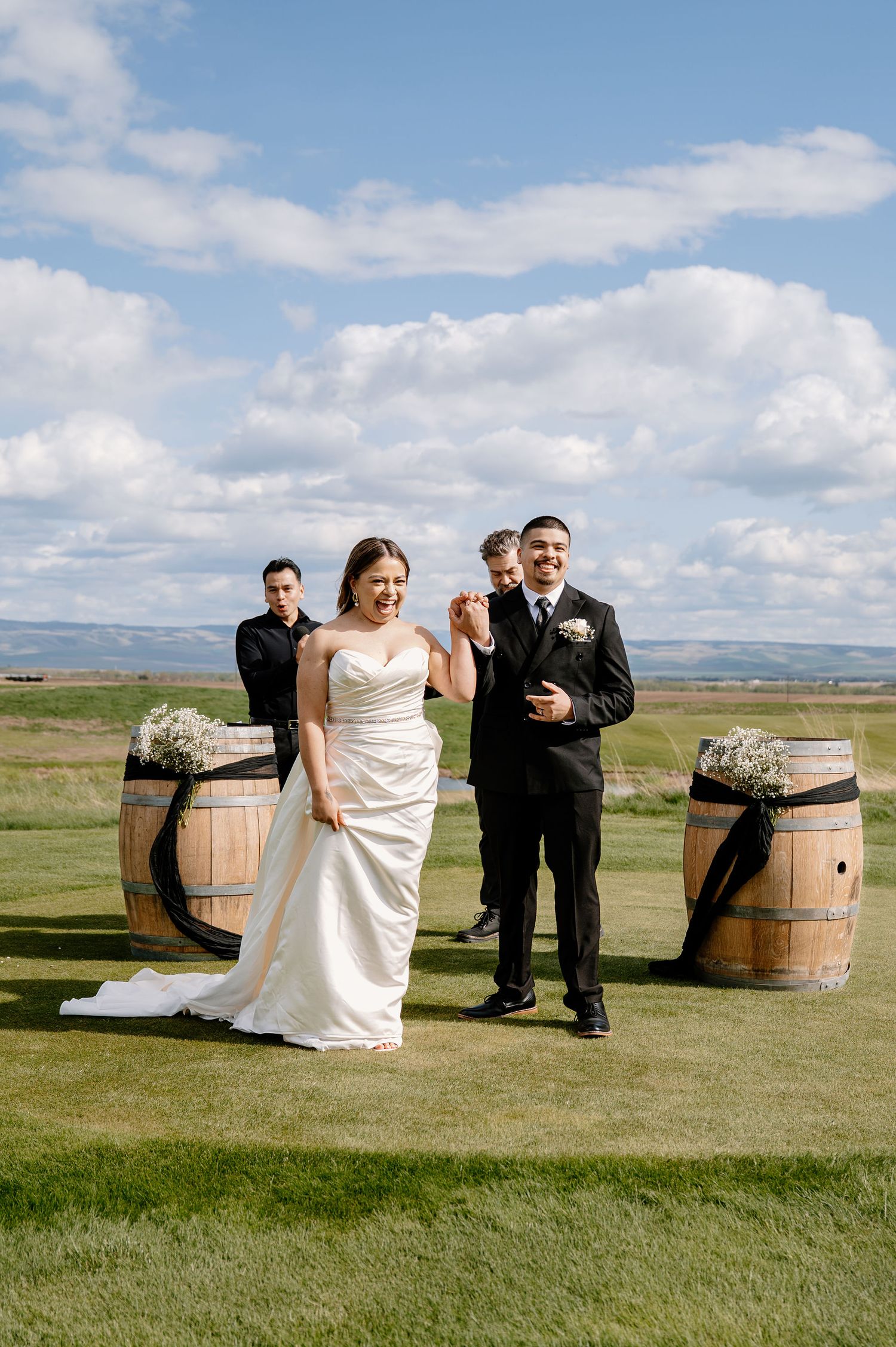 Wine Valley Golf Club wedding ceremony in the spring