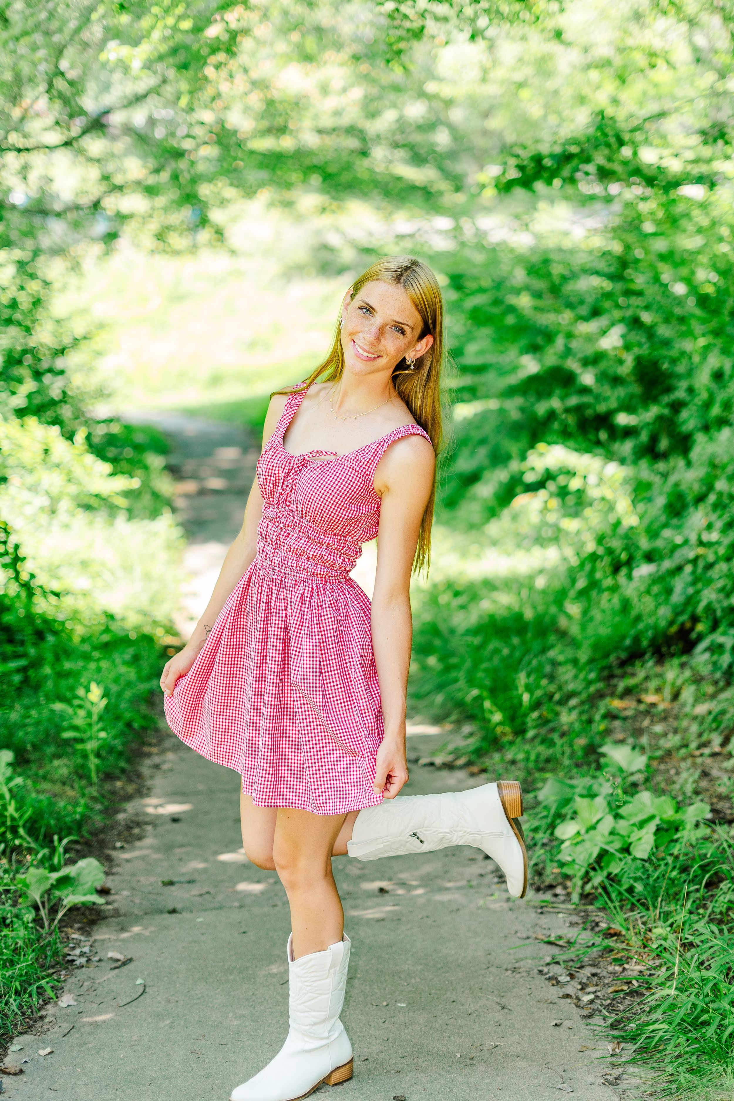 summer senior session woodsy vibes