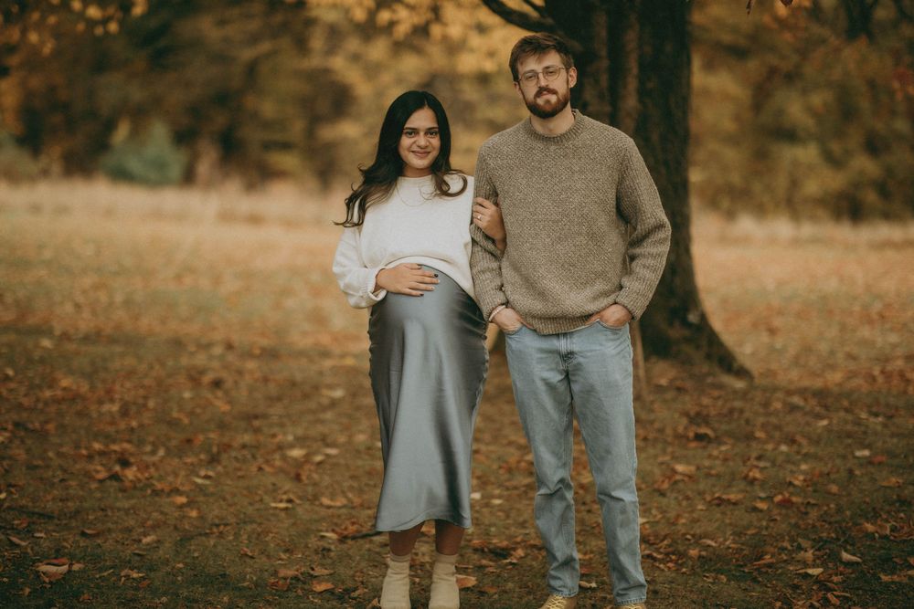 pittsburgh pa photographer hardwood acers mansion maternity session fall pennsylvania indiana pa phototgrapher