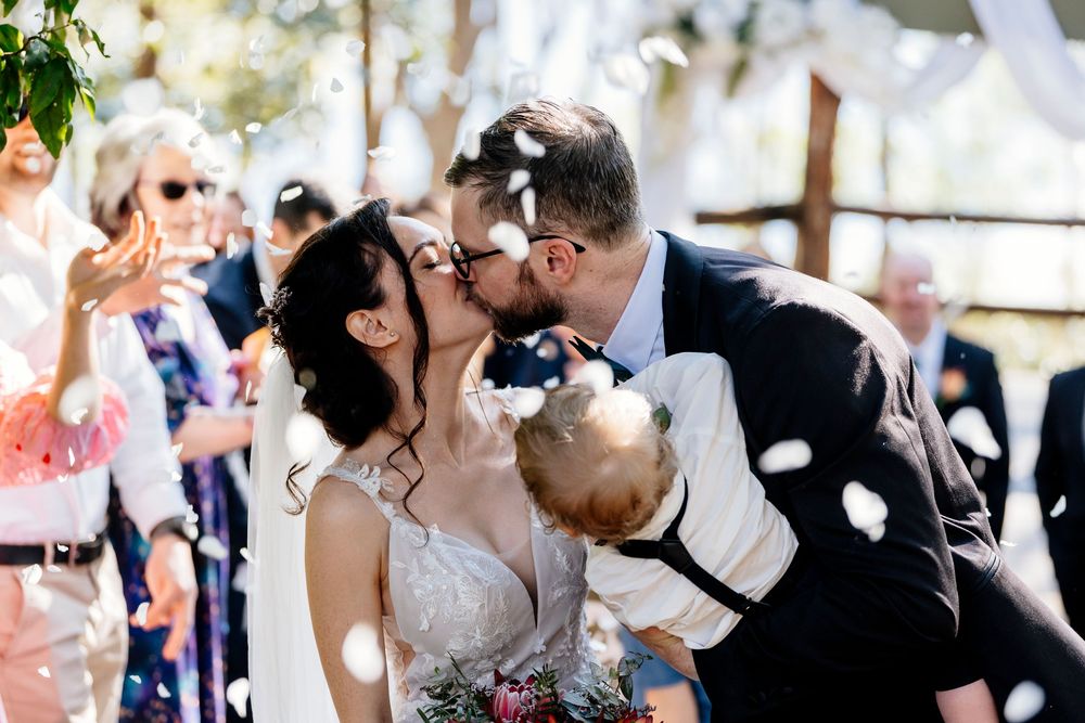 intimate wedding walkabout creek queensland photographer