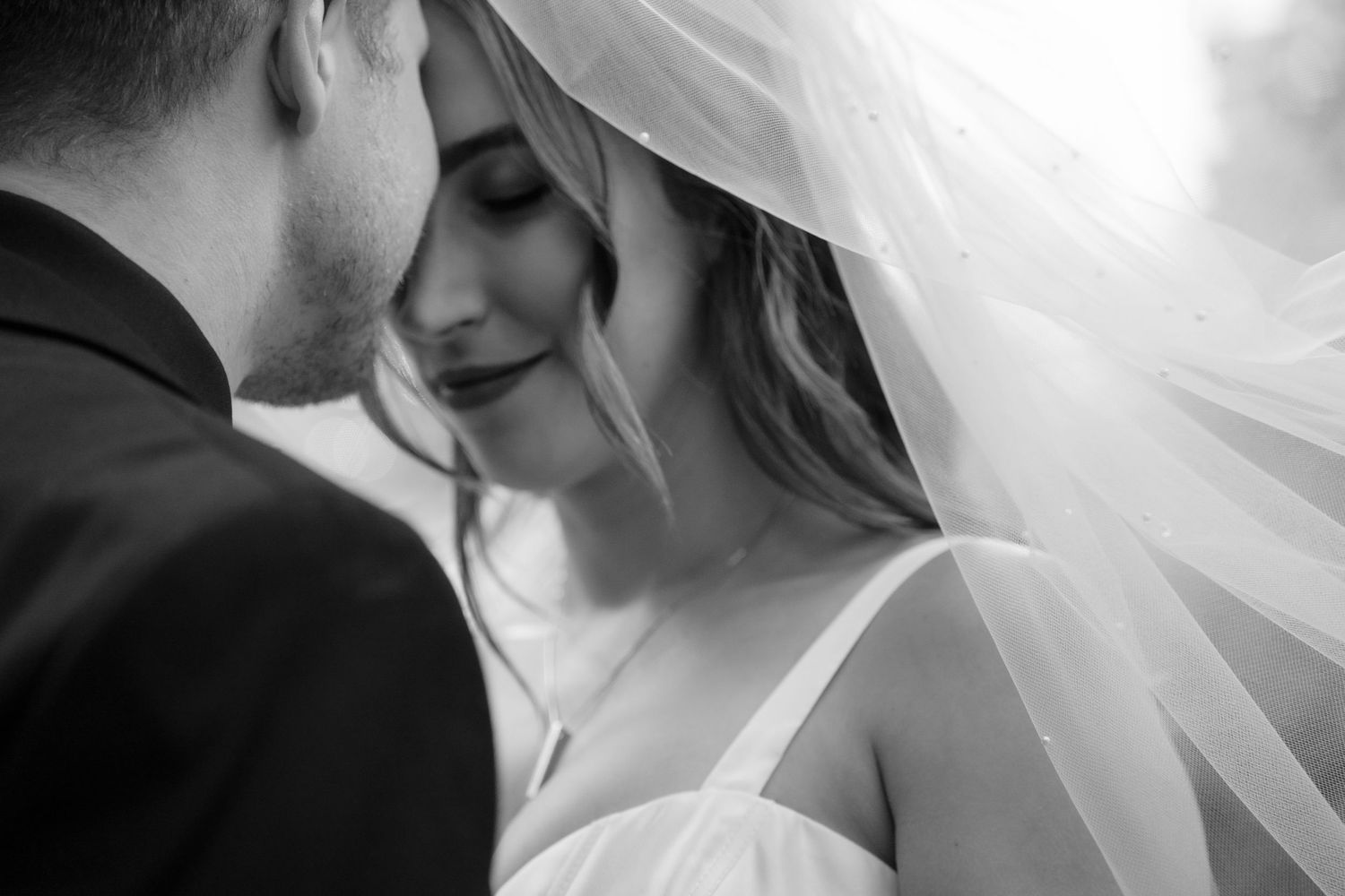 Local Manitoba Wedding Photographer photographs newly married Couple