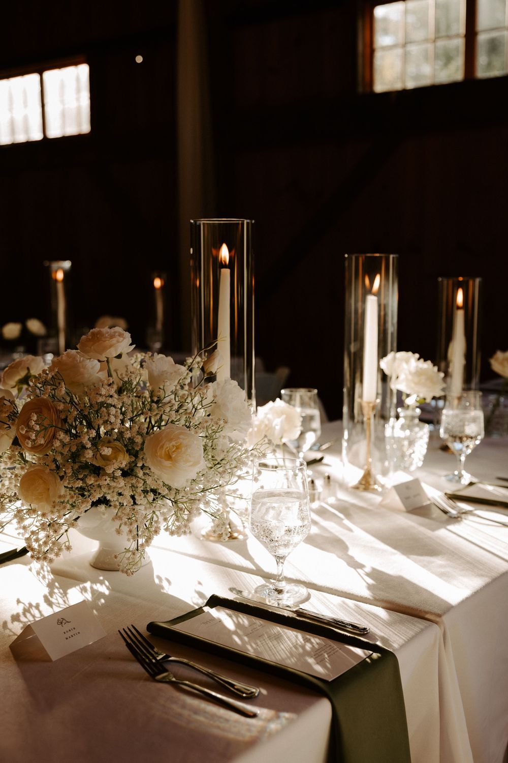 Georgeous wedding aesthetic captured at a venue in Maine.