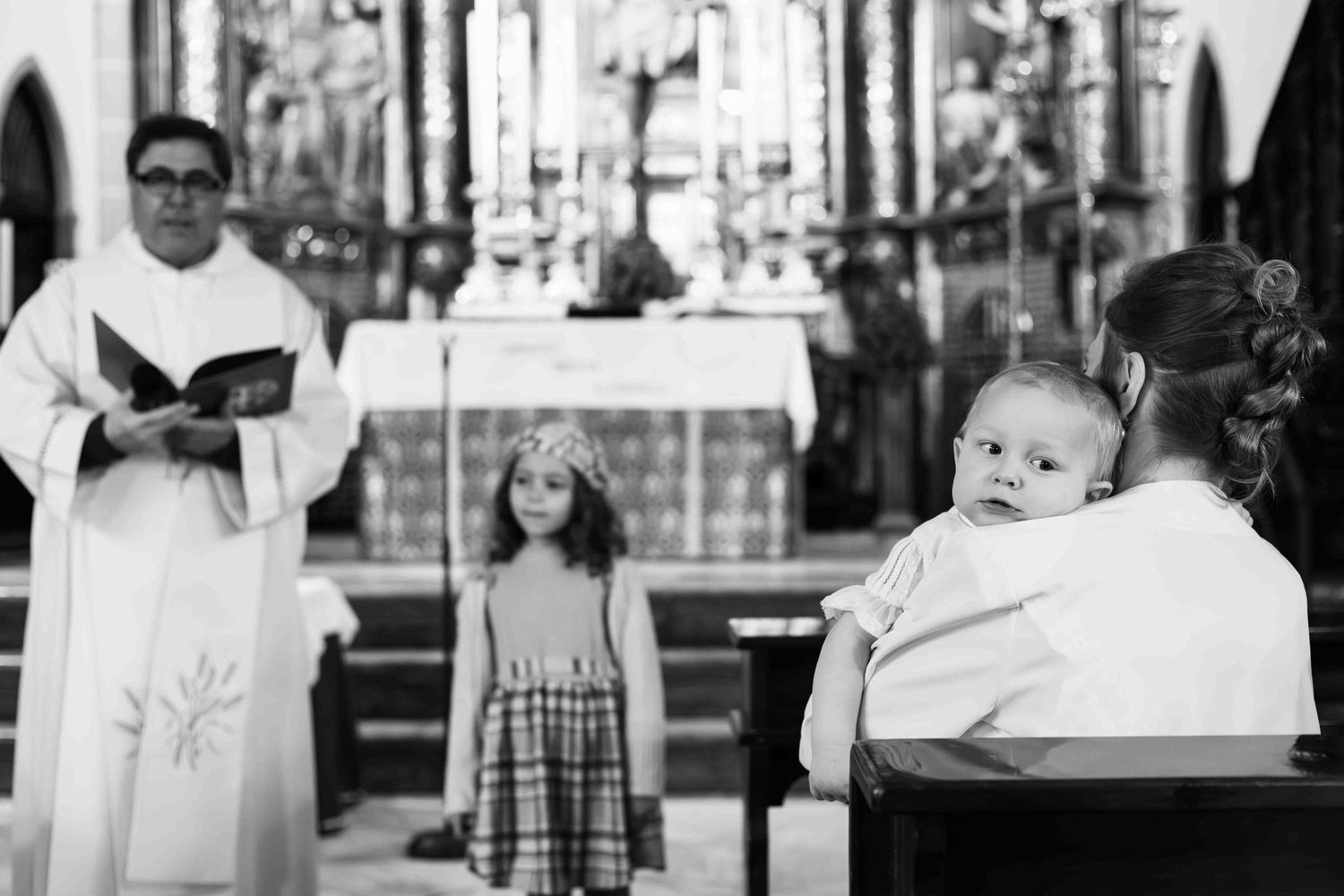 Fotografía de bautizo en Sevilla, Ludivine Mimar fotógrafa de familia.