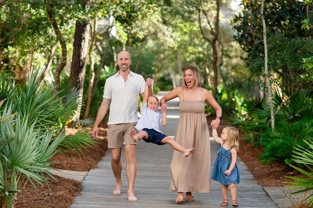 30a beach photographer Elizabeth Laird Photography capturing families on vacation in Rosemary Beach, FL.