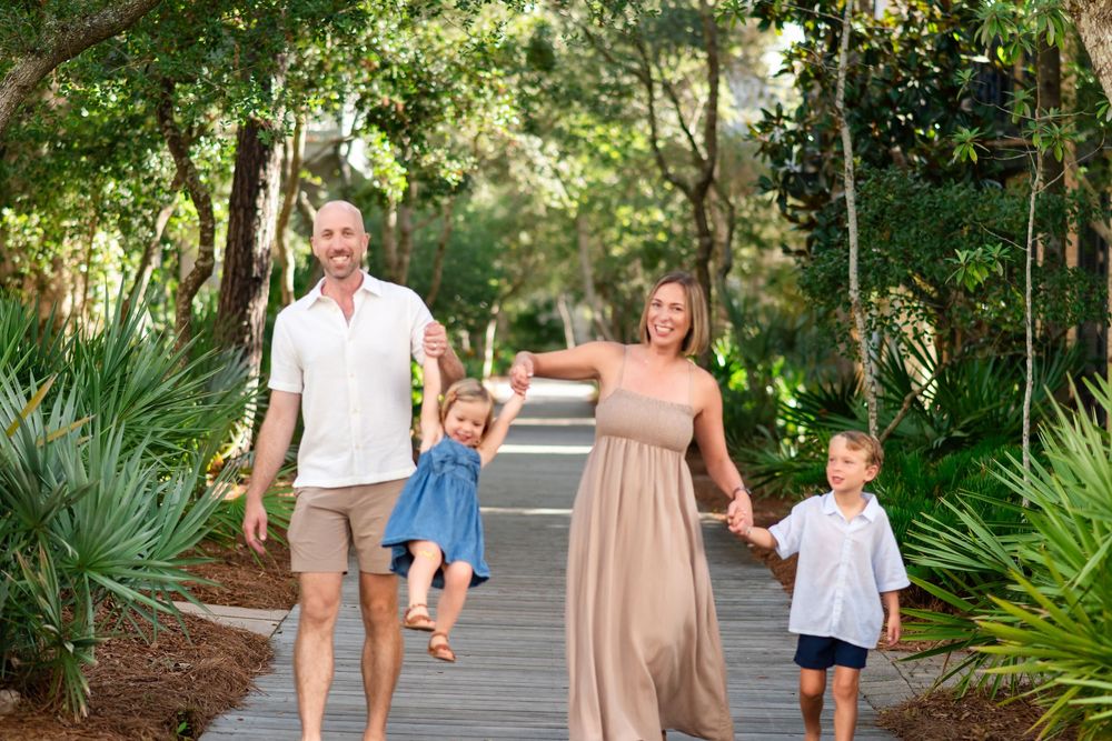 30a beach photographer Elizabeth Laird Photography capturing families on vacation in Rosemary Beach, FL.