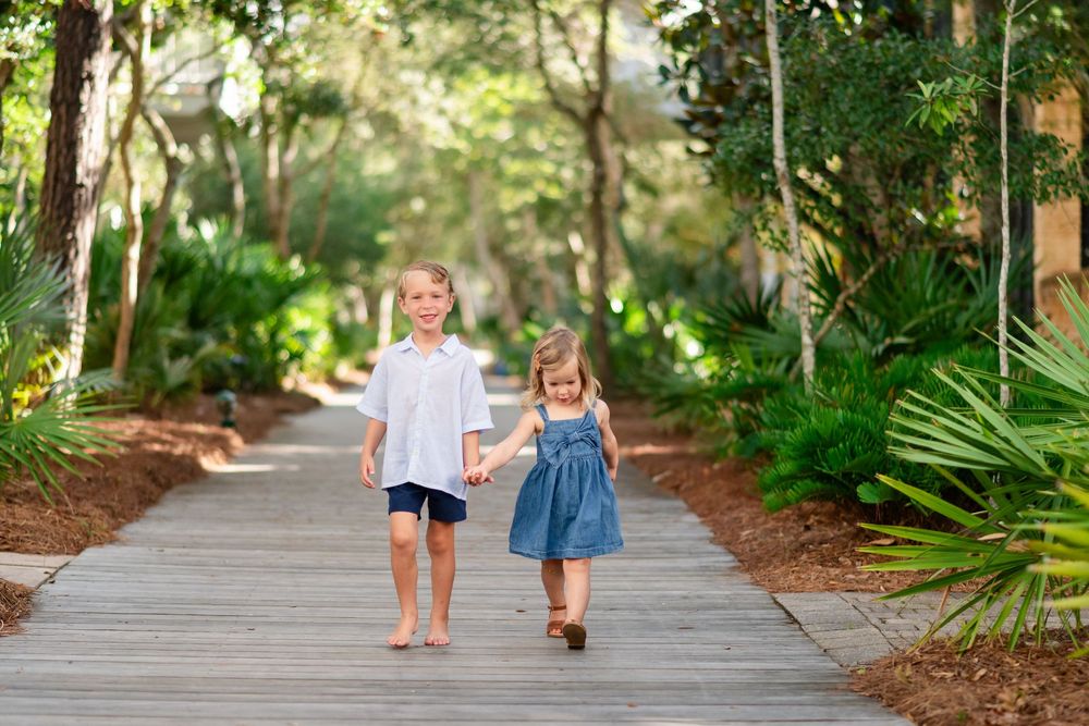 30a beach photographer Elizabeth Laird Photography capturing families on vacation in Rosemary Beach, FL.