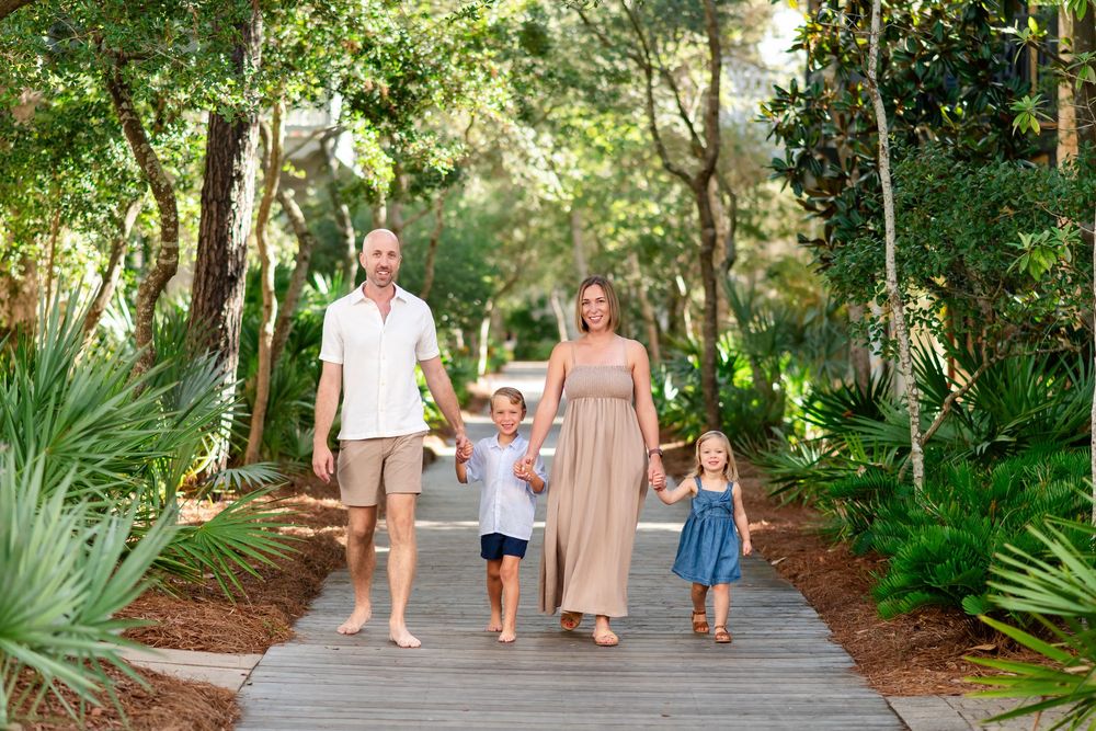 30a beach photographer Elizabeth Laird Photography capturing families on vacation in Rosemary Beach, FL.