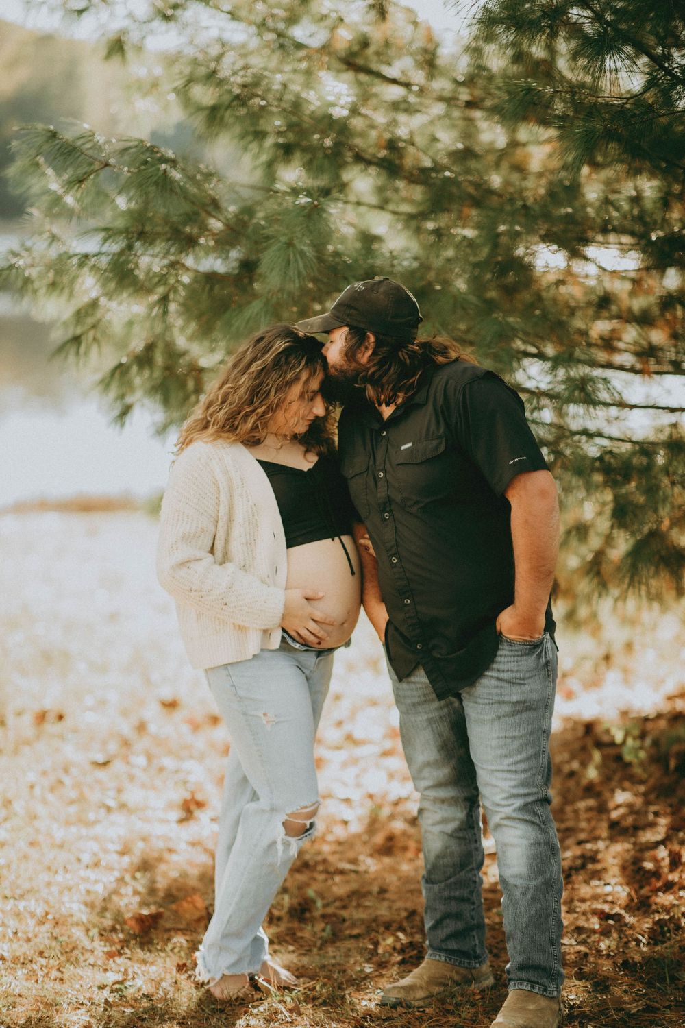 maternity session at keystone state park derry pa latrobe pa photographer indiana pa family photographer golden light mom to be, couple