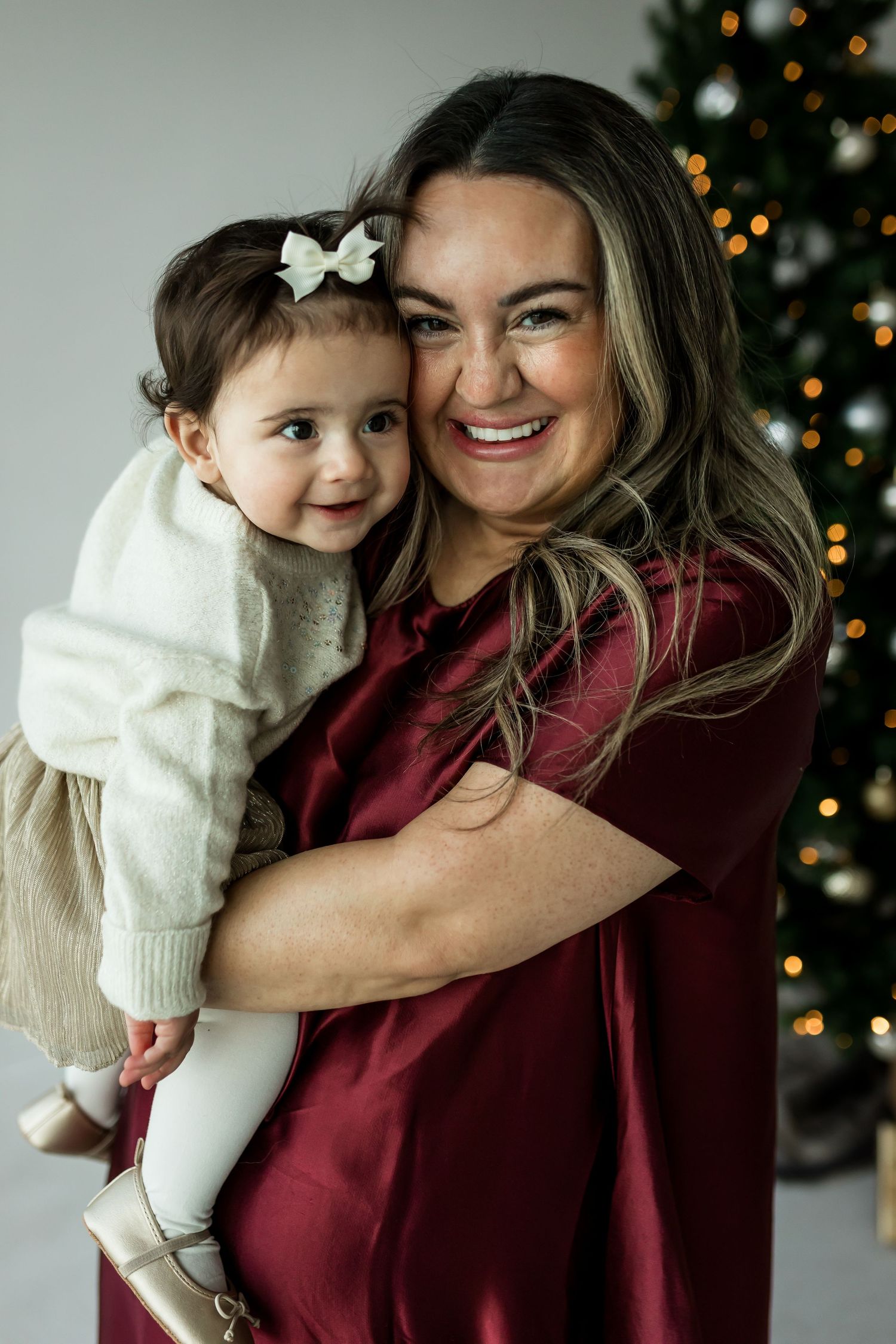 Indoor Christmas Mini sessions in Calgary 2025: Love & Sunshine Photography