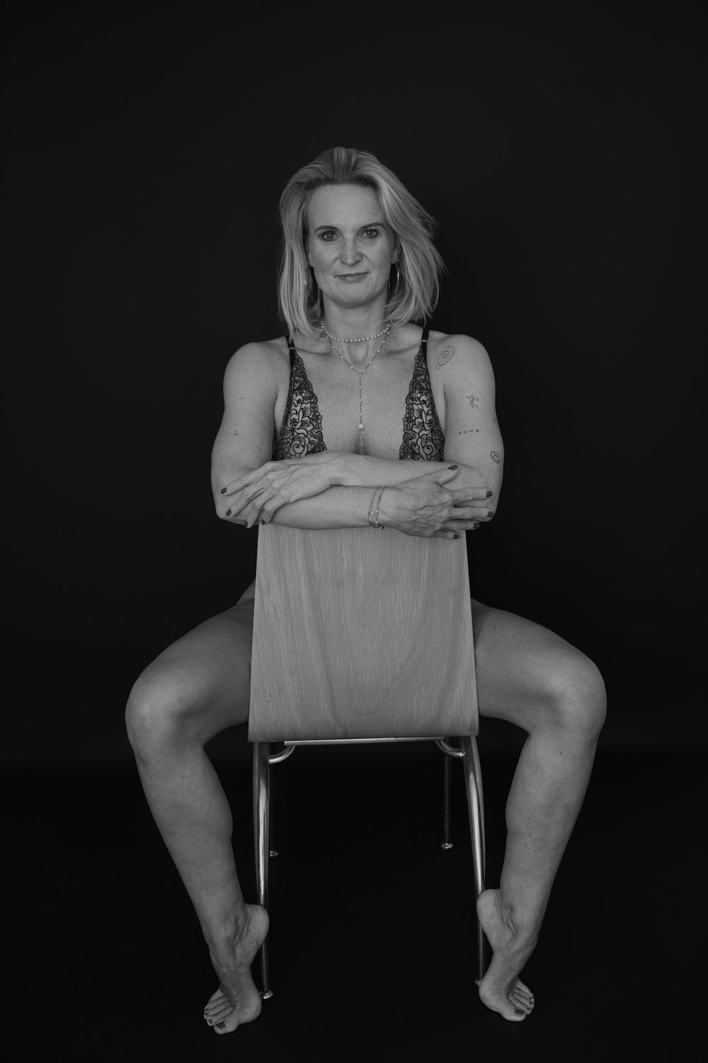 Authentieke boudoir foto vrouw transformatie empowerment