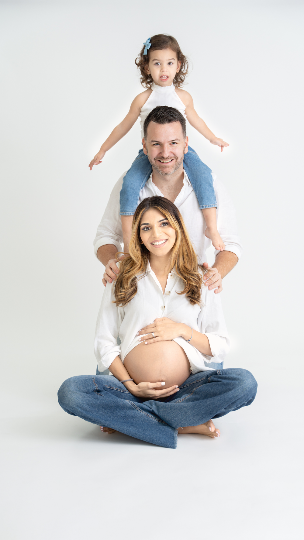 Experience the most elegant maternity photoshoot in Dubai with MohaStudio.
the best maternity photography experiences in Dubai and the UAE