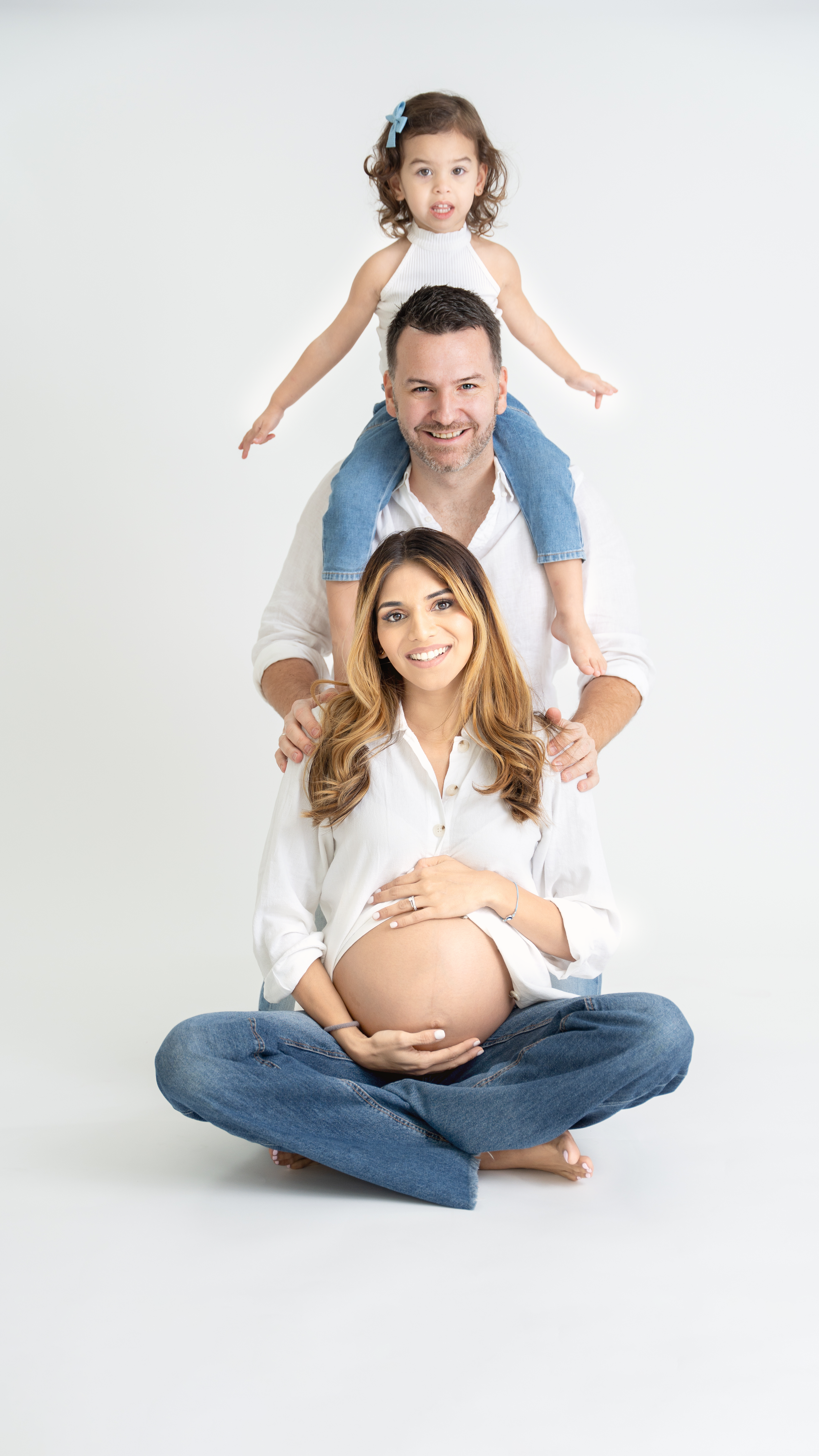 Experience the most elegant maternity photoshoot in Dubai with MohaStudio.
the best maternity photography experiences in Dubai and the UAE