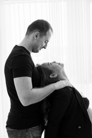 Experience the most elegant maternity photoshoot in Dubai with MohaStudio.
the best maternity photography experiences in Dubai and the UAE