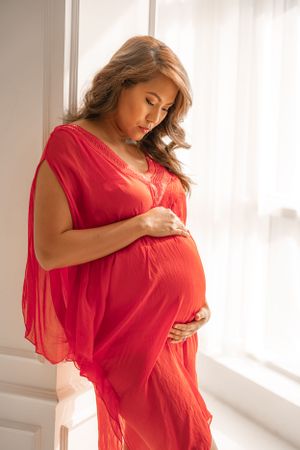 Experience the most elegant maternity photoshoot in Dubai with MohaStudio.
the best maternity photography experiences in Dubai and the UAE