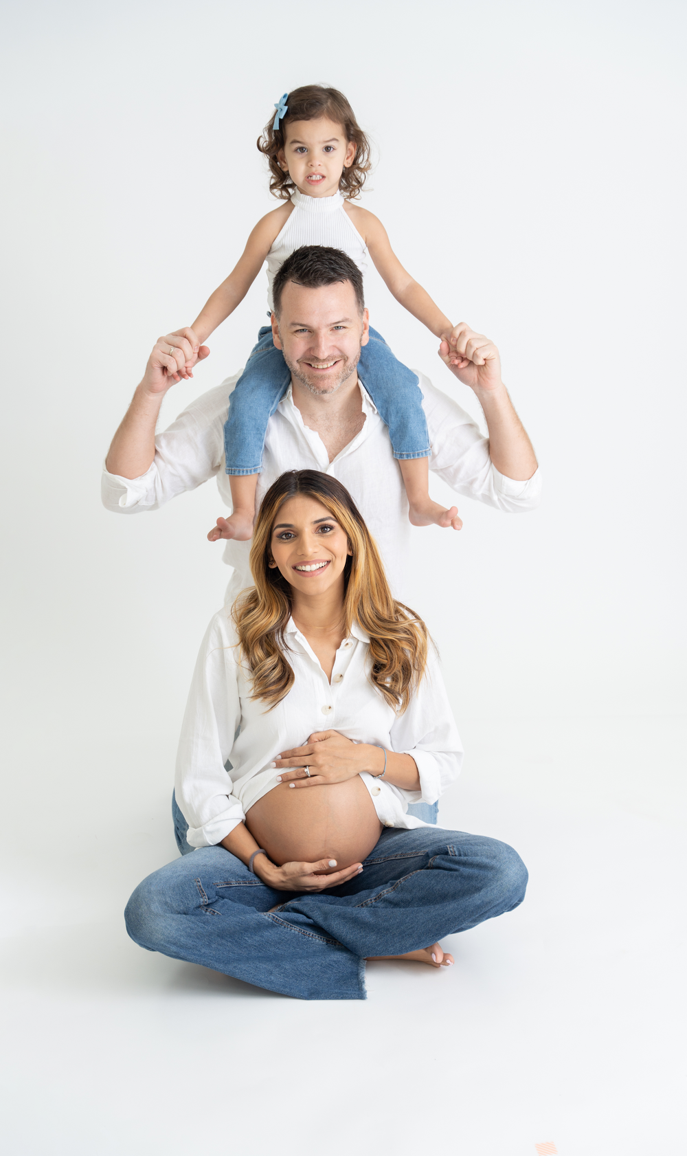 Experience the most elegant maternity photoshoot in Dubai with MohaStudio.
the best maternity photography experiences in Dubai and the UAE