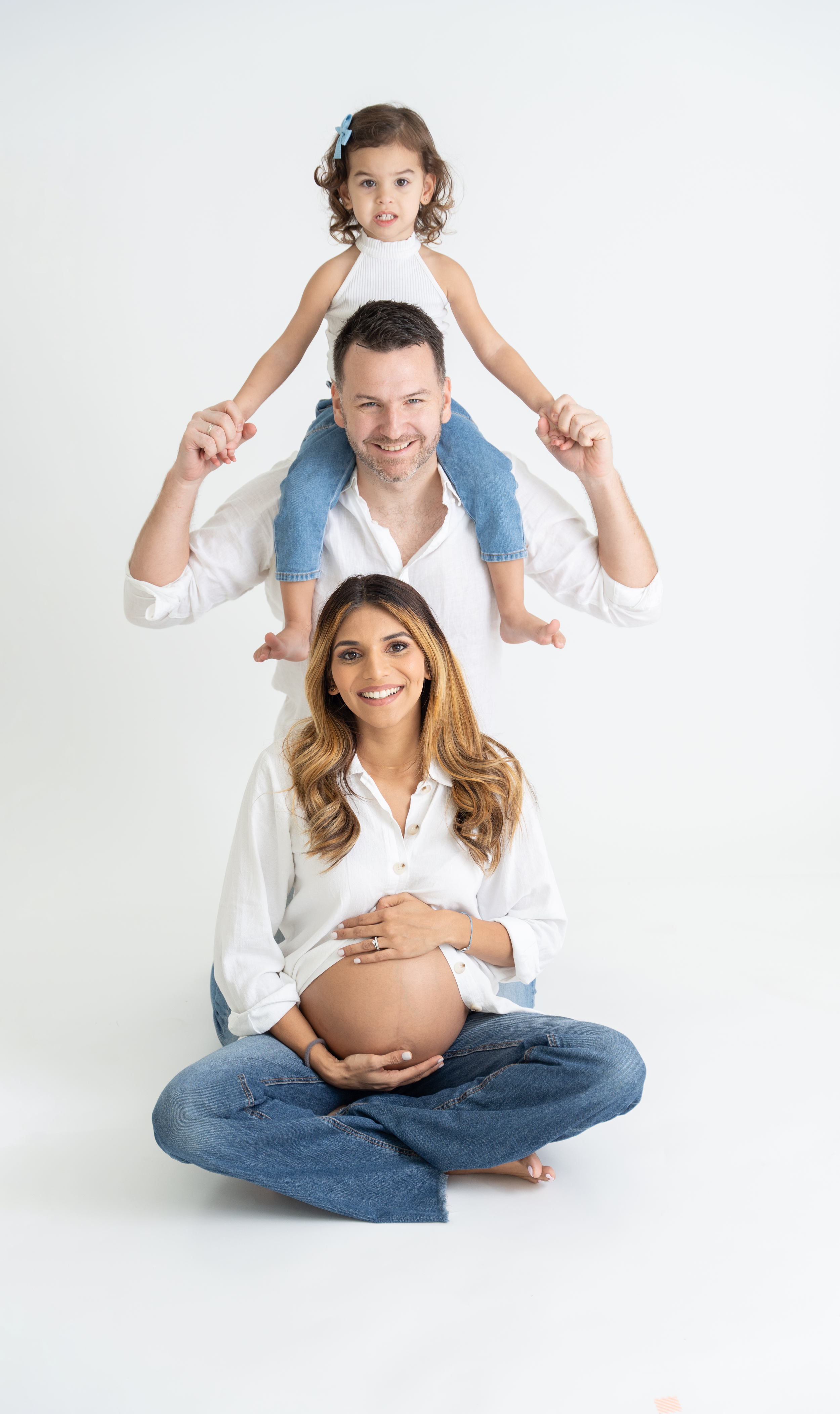 Experience the most elegant maternity photoshoot in Dubai with MohaStudio.
the best maternity photography experiences in Dubai and the UAE