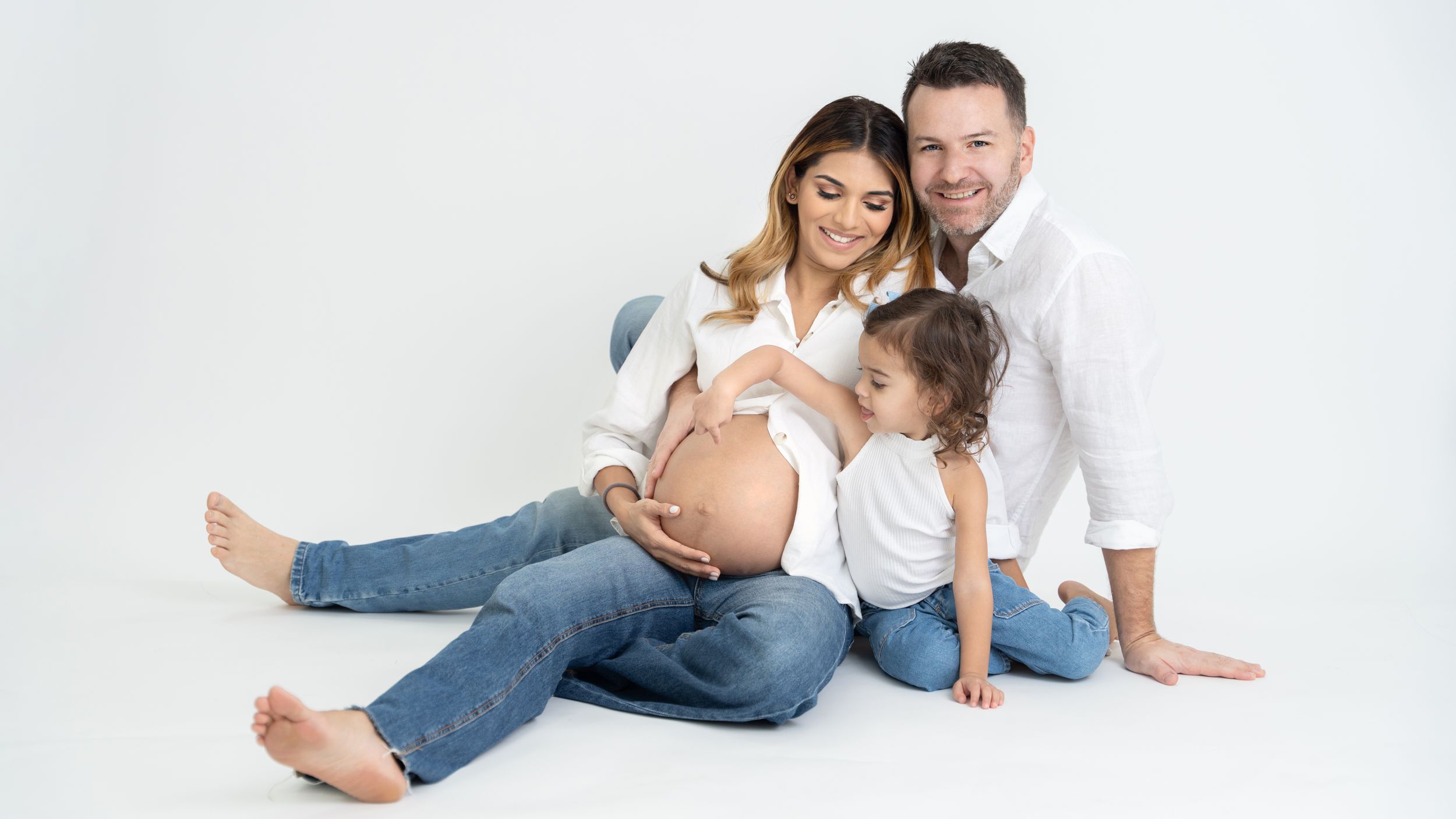 Experience the most elegant maternity photoshoot in Dubai with MohaStudio.
the best maternity photography experiences in Dubai and the UAE