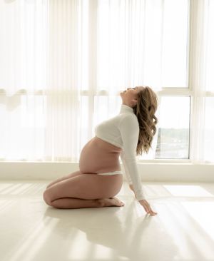 Experience the most elegant maternity photoshoot in Dubai with MohaStudio.
the best maternity photography experiences in Dubai and the UAE