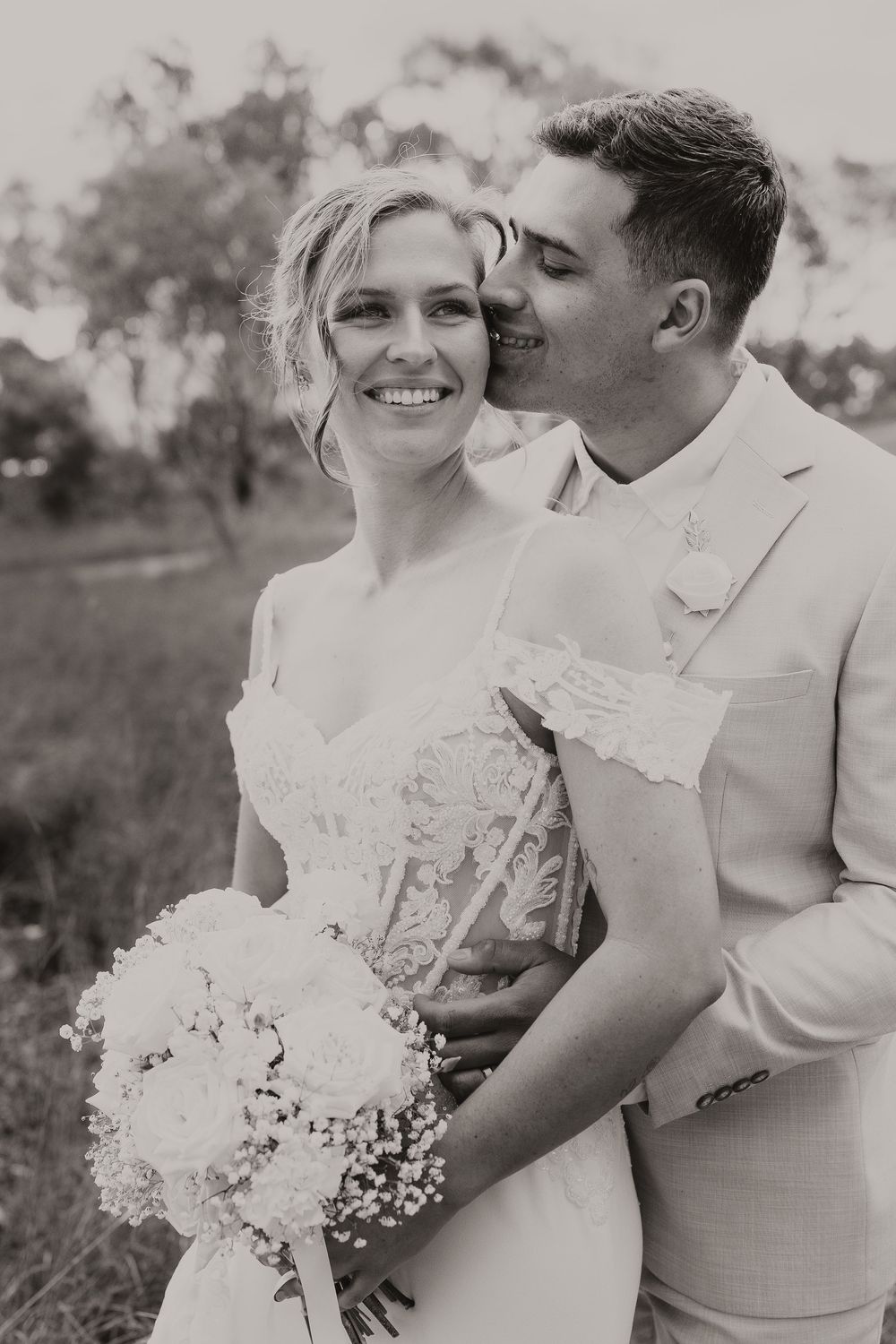 Inverell wedding bride and groom portrait