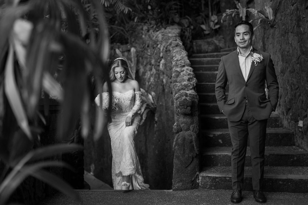 Bali resort wedding photography with jungle view ceremony