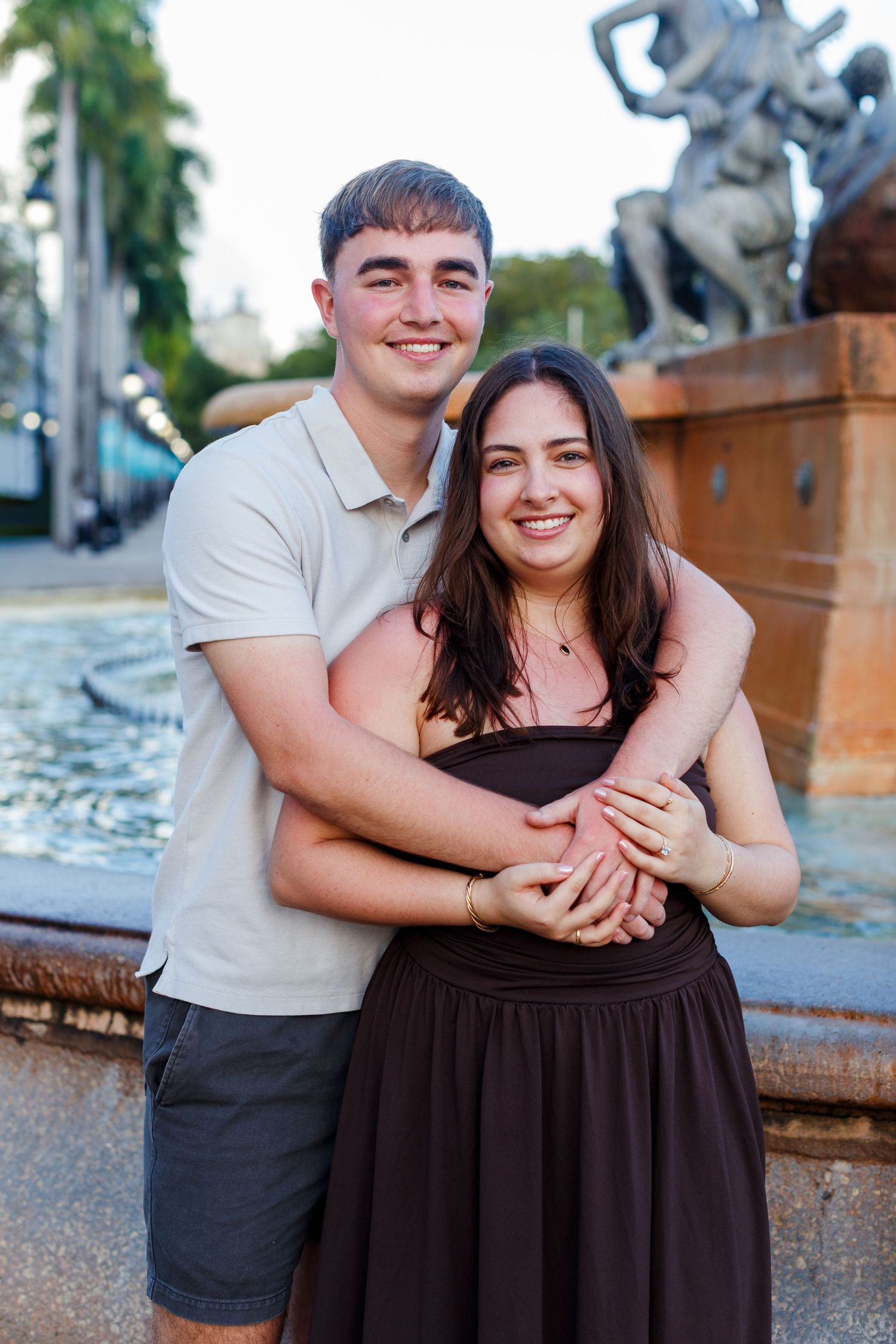 Couples portrait at Fuente Raíces in Old San Juan, Puerto Rico.